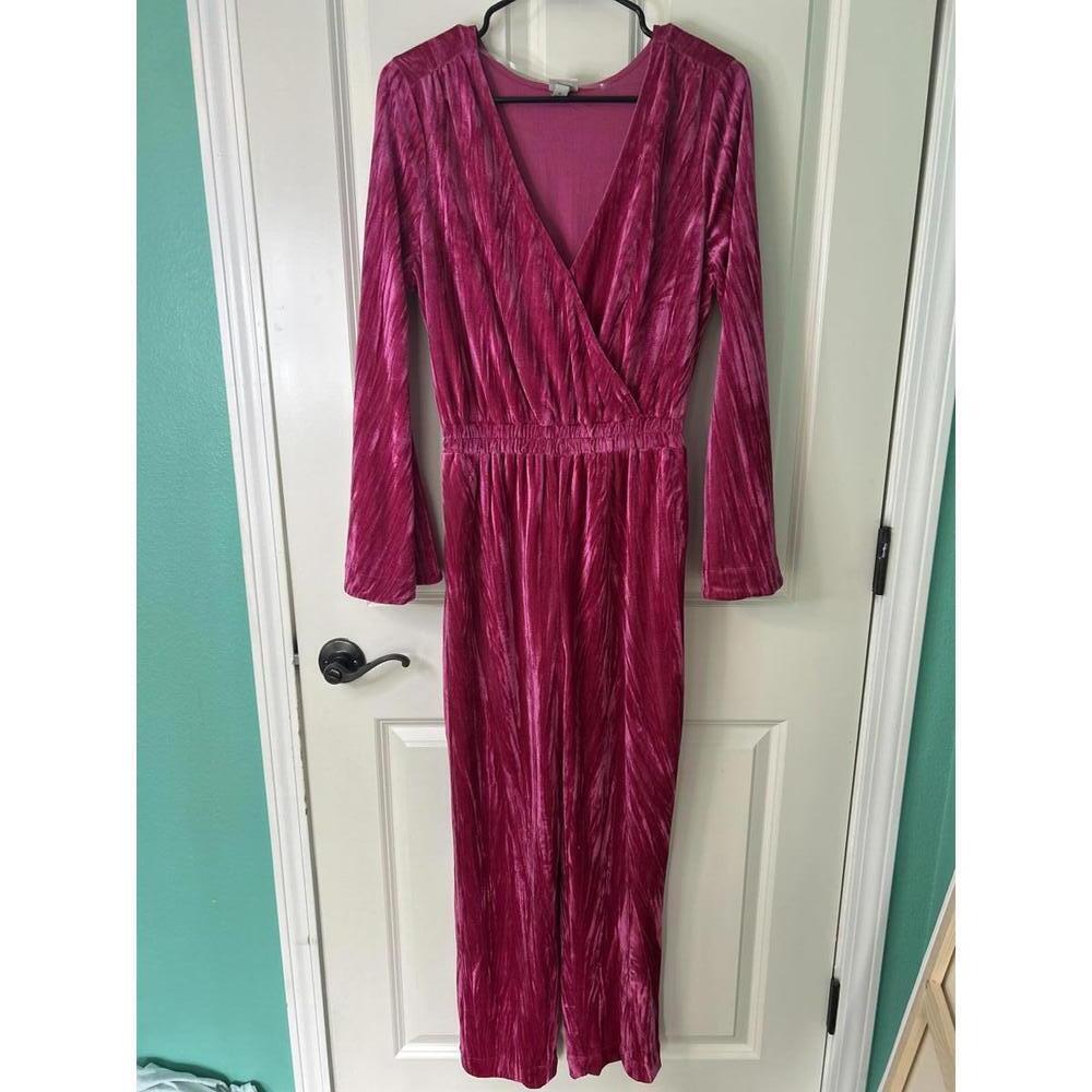 A new day Crushed Velvet Jumpsuit in Magenta Pink, size M